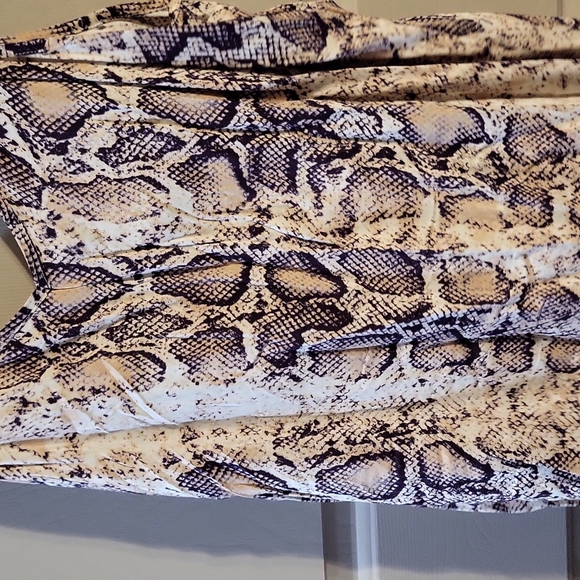 Top - Picture 3 of 3